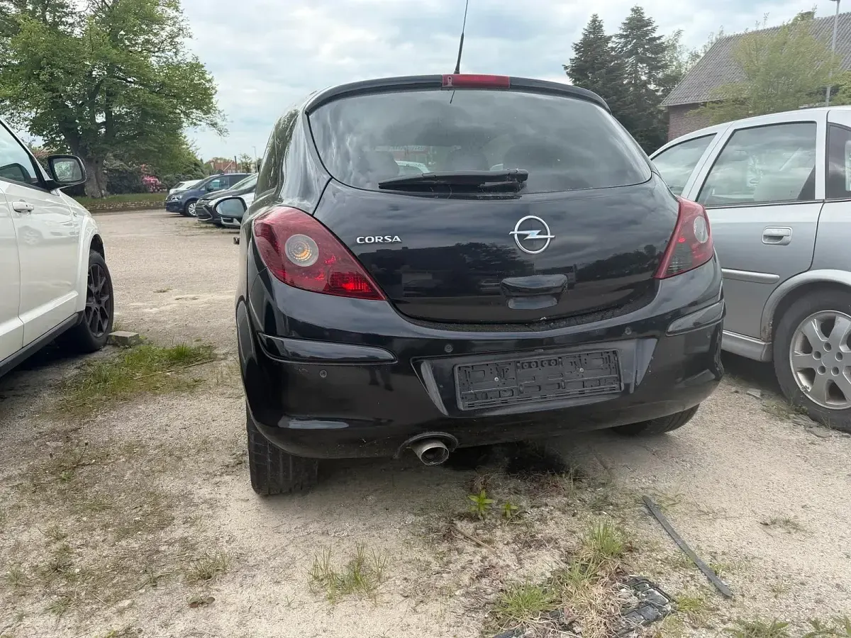Gebraucht Opel Corsa 87 PS (63 kW) 2010 Schwarz Kleinwagen
