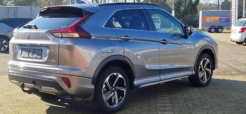 Gebraucht Mitsubishi Eclipse Cross Plus 188 PS (138 kW) 2022 Platinumgrau SUV