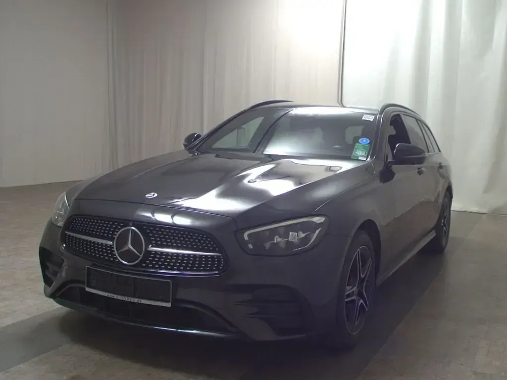 Gebraucht Mercedes E300 AMG line 306 PS (225 kW) 2022 Grau Limousine