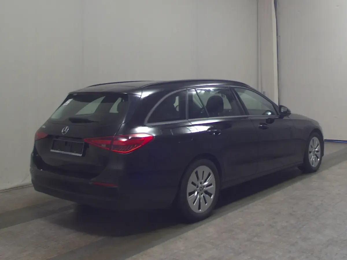 Gebraucht Mercedes C200 186 PS (136 kW) 2023 Schwarz Limousine
