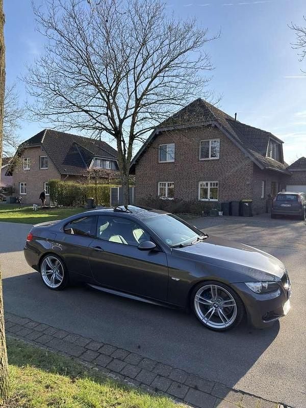 Gebraucht BMW 330 M Sport 272 PS (200 kW) 2007 Grau Coupé
