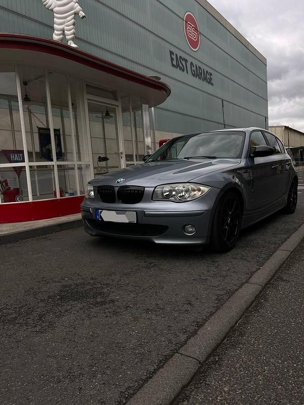 Grau Gebraucht 2005 BMW 120 Kleinwagen | 2.500 € (Guter Preis) - Bild 1/4