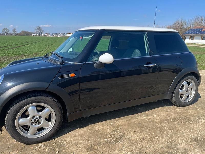 Gebraucht Mini ONE 90 PS (66 kW) 2003 Schwarz Kleinwagen