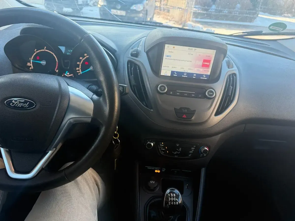 Używany Ford Transit 101 KM (74 kW) 2022 Biały Kombi
