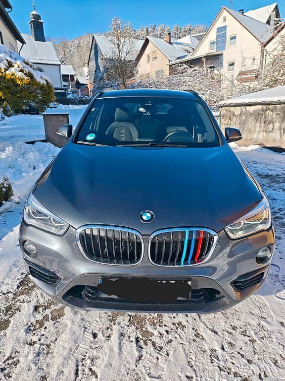 Grau Gebraucht 2015 BMW X1 Performance SUV | 19.500 € (Fairer Preis) - Bild 1/4