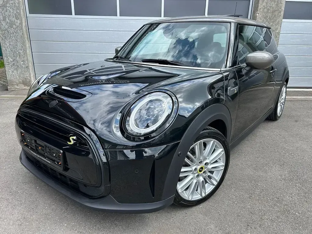 Gebraucht Mini Cooper SE 135 kW (184 PS) 2023 Schwarz Kleinwagen