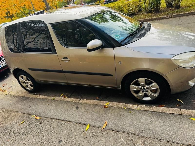 Beige Gebraucht 2007 Skoda Roomster Van / Kleinbus | 3.900 € (Fairer Preis) - Bild 1/4