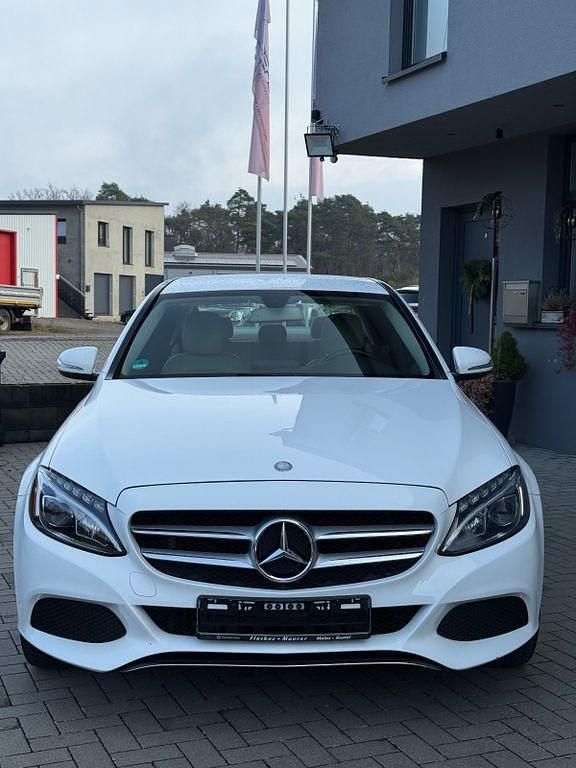 Gebraucht Mercedes C300 245 PS (180 kW) 2014 Weiß Limousine