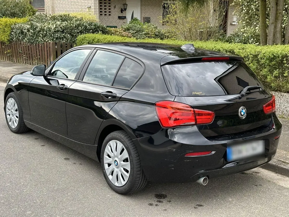 Gebraucht BMW 116 Sport Line 116 PS (85 kW) 2015 Schwarz Kleinwagen