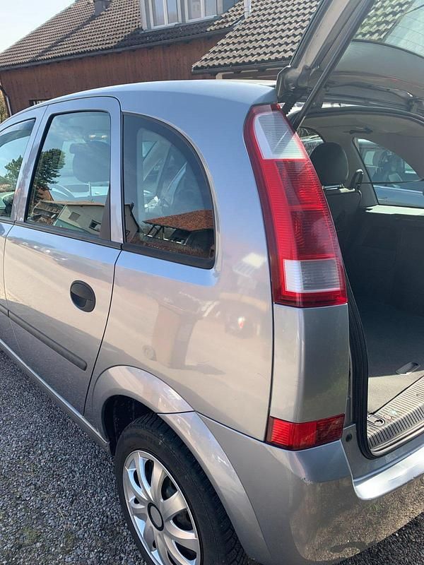 Gebraucht Opel Meriva 100 PS (73 kW) 2004 Silber Van / Kleinbus
