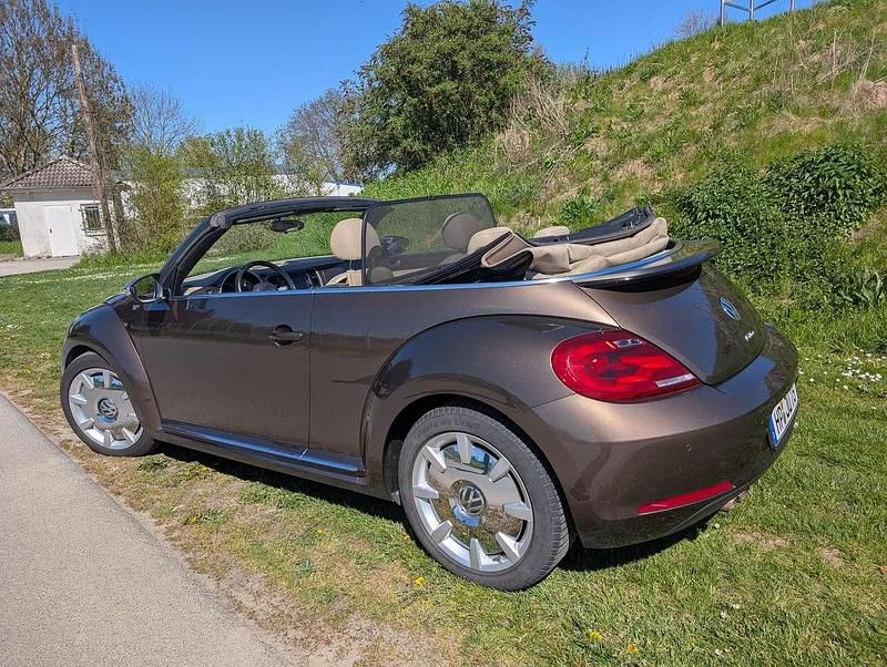 Gebraucht VW Beetle Cabriolet Exclusive 160 PS (117 kW) 2012 Braun Cabrio