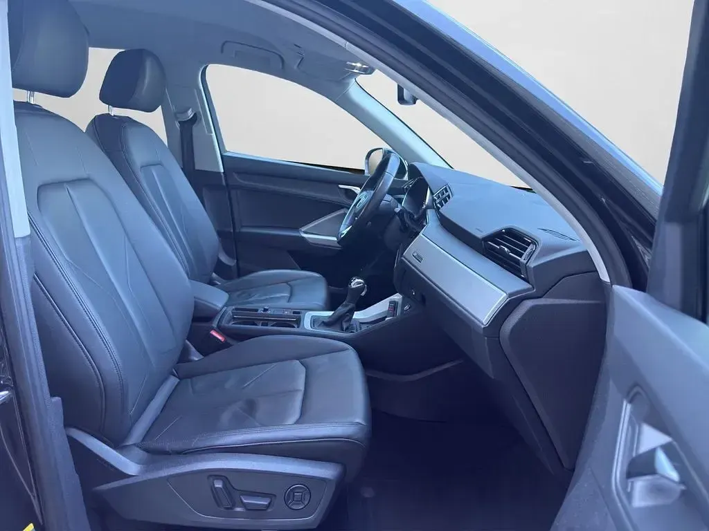 Gebraucht Audi Q3 Ambiente 150 PS (110 kW) 2023 Mythosschwarz metallic (metallic) SUV