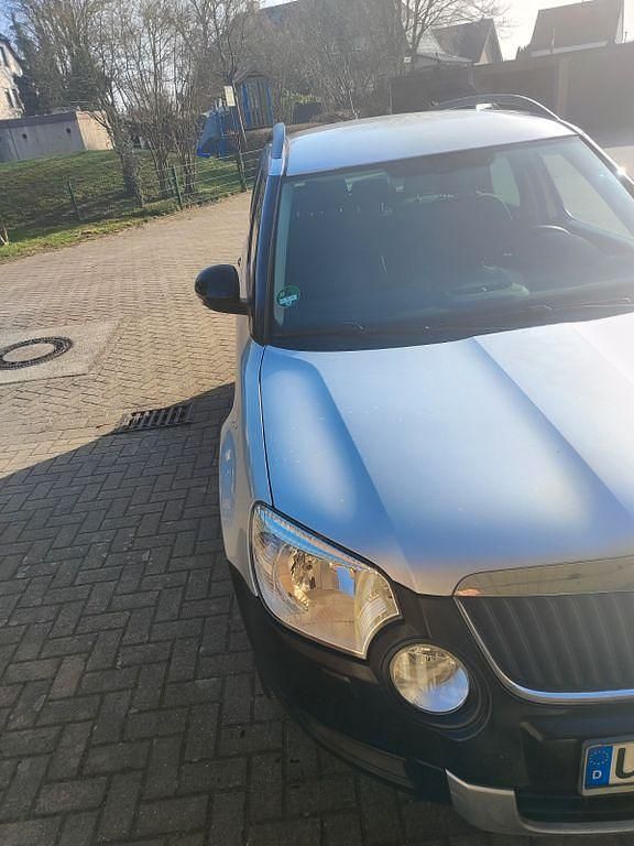Gebraucht Skoda Yeti Plus Edition 140 PS (102 kW) 2011 Silber SUV