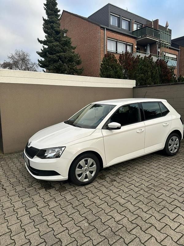 Gebraucht Skoda Fabia 110 PS (80 kW) 2015 Weiß Limousine