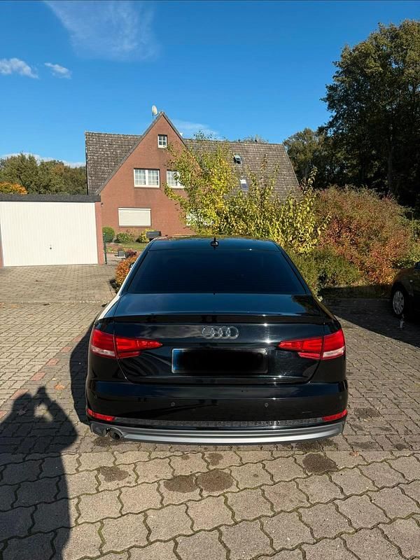 Gebraucht Audi A4 S-Line 150 PS (110 kW) 2018 Schwarz Limousine