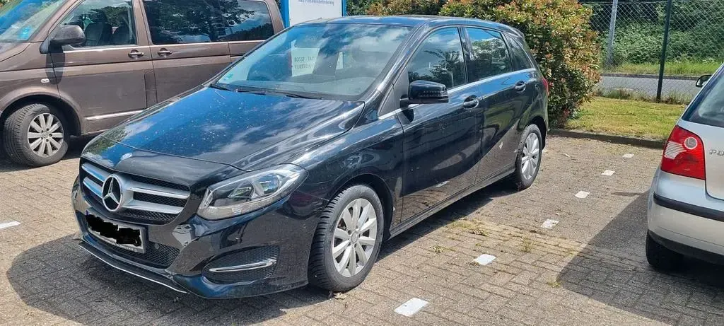 Gebraucht Mercedes B180 122 PS (89 kW) 2016 Schwarz Kleinwagen