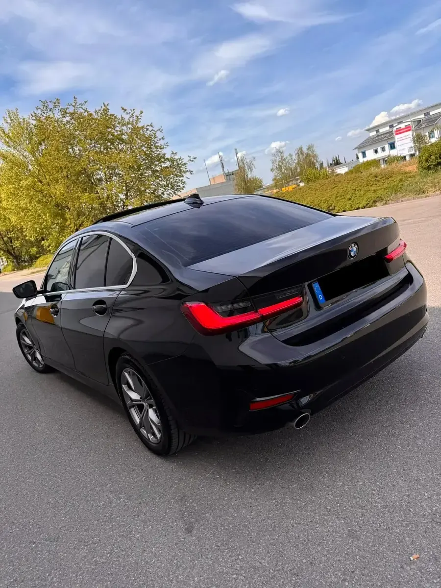Gebraucht BMW 318 150 PS (110 kW) 2021 Schwarz Limousine