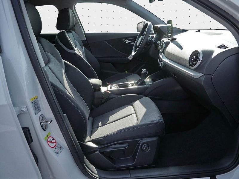 Gebraucht Audi Q2 S-Line 150 PS (110 kW) 2025 Gletscherweiß metallic SUV