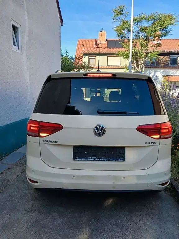 Gebraucht VW Touran Comfortline 150 PS (110 kW) 2017 Gelb Van / Kleinbus