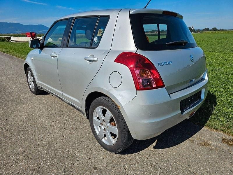 Gebraucht Suzuki Swift Comfort 92 PS (67 kW) 2009 Silber Kleinwagen