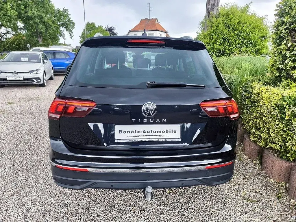 Gebraucht VW Tiguan Active 150 PS (110 kW) 2022 Deep black pearlescent SUV