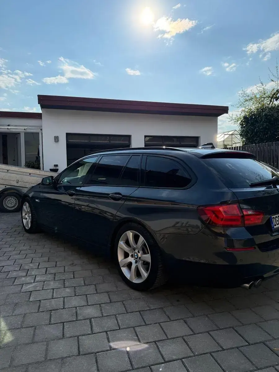 Używany BMW 530 Shadowline 245 KM (180 kW) 2011 Szary Kombi