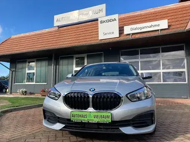 Gebraucht BMW 118 Advantage 140 PS (102 kW) 2019 Silber Kleinwagen