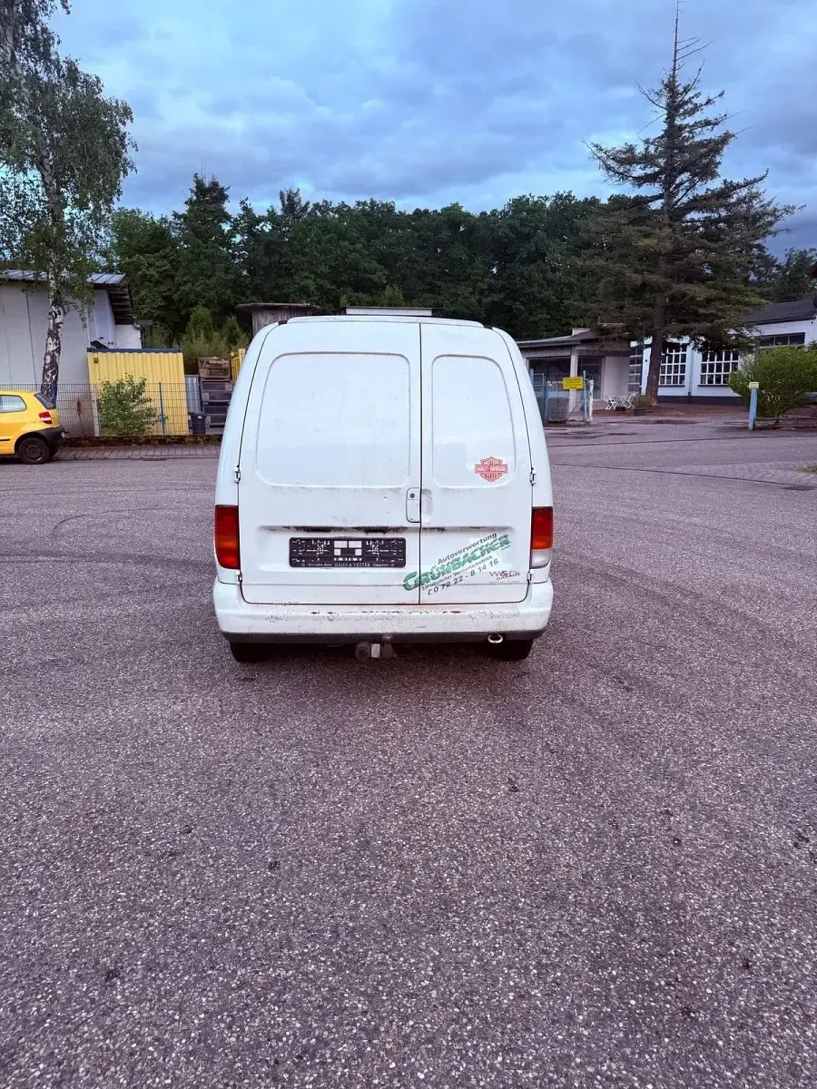 Używany VW Caddy 68 KM (50 kW) 2000 Biały Minivan