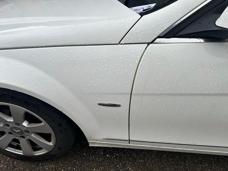 Gebraucht Mercedes C220 Avantgarde 177 PS (130 kW) 2007 Weiß Limousine