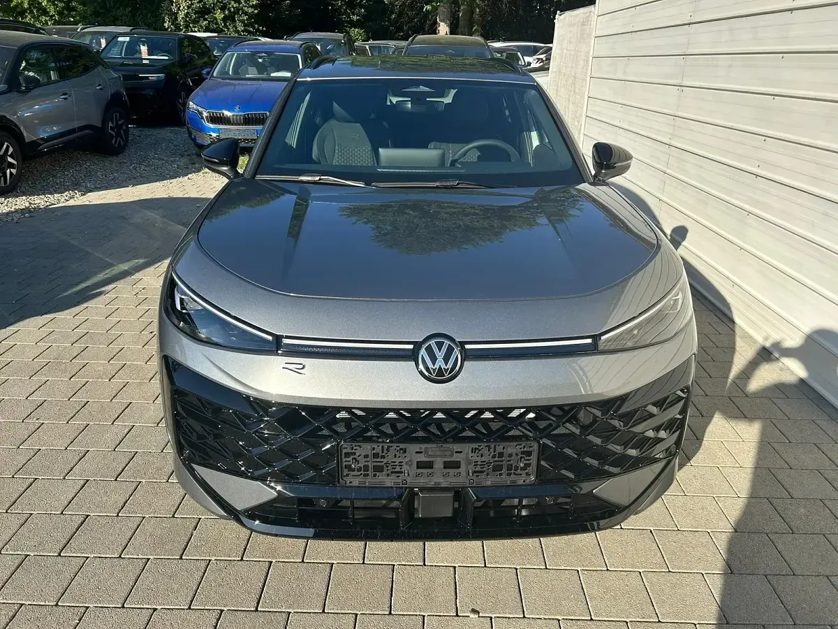 Gebraucht VW T-Roc R-line 150 PS (110 kW) 2026 SUV