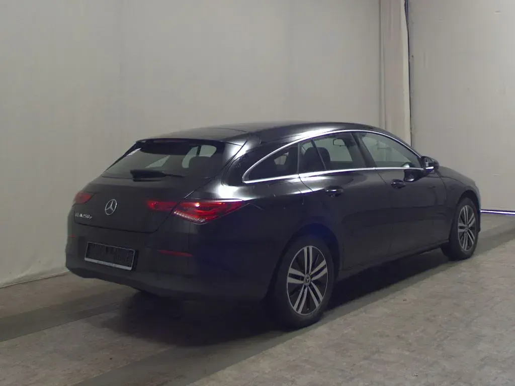 Gebraucht Mercedes CLA250e 218 PS (160 kW) 2022 Schwarz Coupé