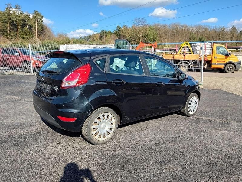 Gebraucht Ford Fiesta Trend 80 PS (58 kW) 2015 Schwarz Kleinwagen