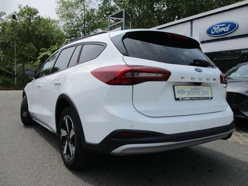 Gebraucht Ford Focus Active 125 PS (91 kW) 2023 Frozen white Kombi