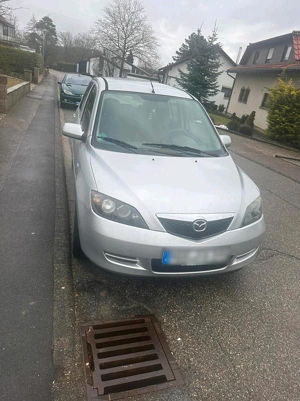 Gebraucht Mazda 2 84 PS (61 kW) 2007 Silber Kleinwagen