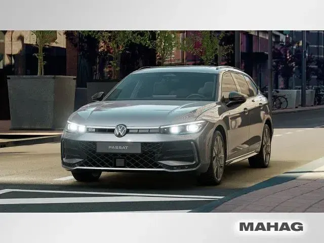 Gebraucht VW Passat R-line 193 PS (141 kW) 2026 Grau Kombi