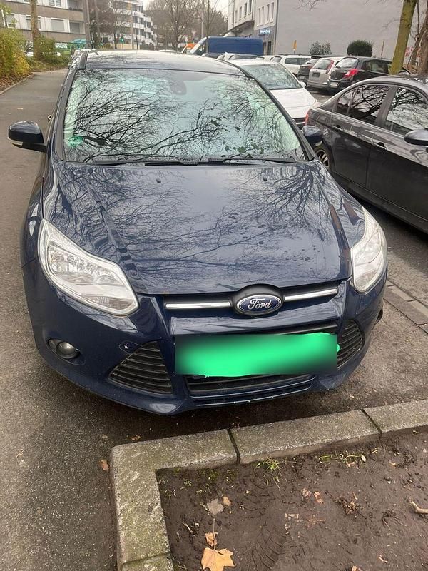 Gebraucht Ford Focus Titanium 116 PS (85 kW) 2013 Blau Kombi
