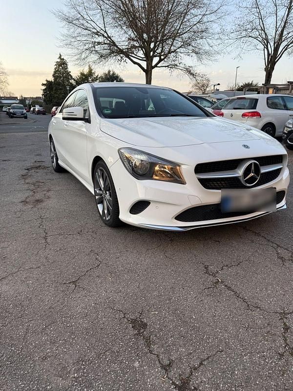 Gebraucht Mercedes CLA200 156 PS (114 kW) 2018 Weiß Coupé