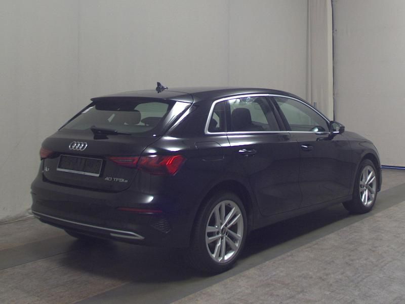 Gebraucht Audi A3 Sportback e-tron Advanced 150 PS (110 kW) 2021 Brillantschwarz Kleinwagen
