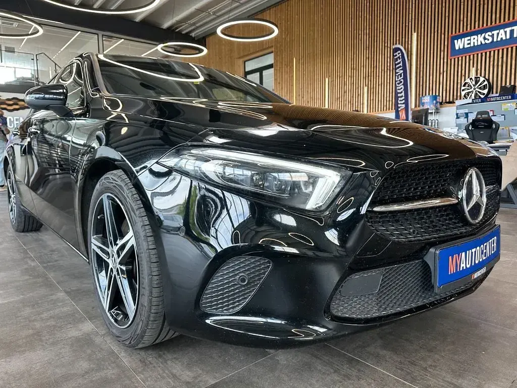 Gebraucht Mercedes A180 Night 116 PS (85 kW) 2022 Schwarz Limousine
