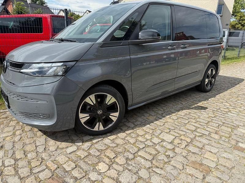 Grau Gebraucht 2023 VW T7 Van | 49.900 € (Guter Preis) - Bild 1/4