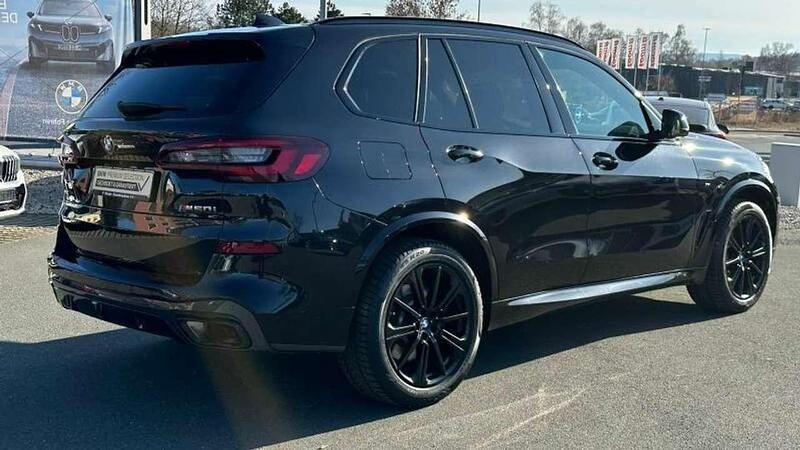 Gebraucht BMW X5 M 530 PS (389 kW) 2022 Black sapphire metallic SUV