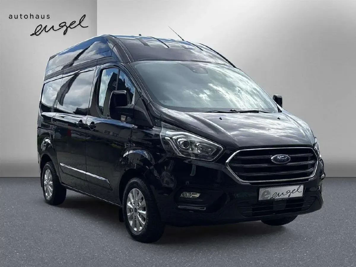 Gebraucht Ford Transit Custom Trend 131 PS (96 kW) 2022 Obsidianschwarz metallic Van / Kleinbus