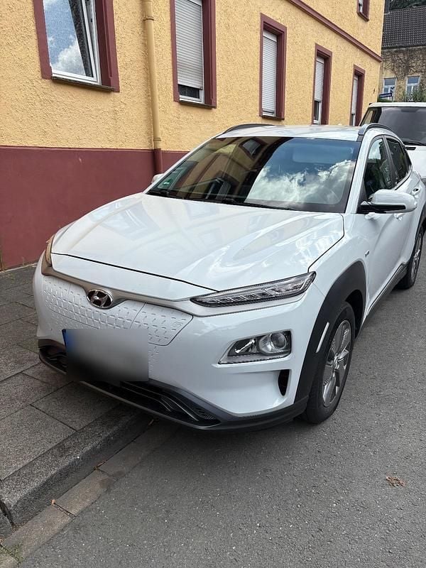Weiß Gebraucht 2021 Hyundai Kona SUV | 15.400 € (Superpreis) - Bild 1/4