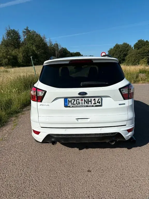 Gebraucht Ford Kuga ST-Line 150 PS (110 kW) 2019 Weiß SUV