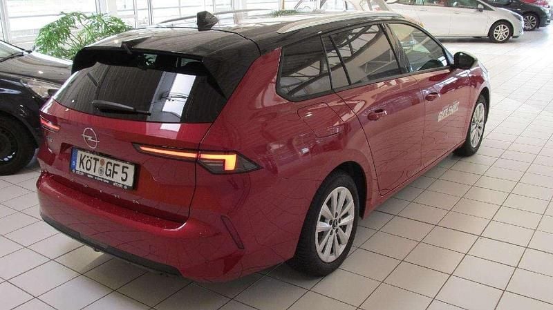 Gebraucht Opel Astra Elegance 110 PS (80 kW) 2023 Lackierung peperoncino red/typ Kombi