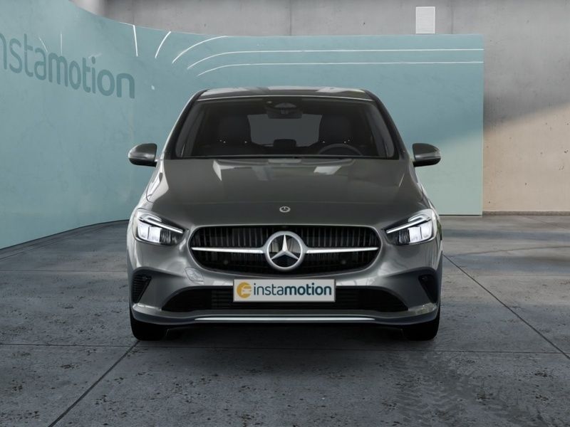 Gebraucht Mercedes B200 150 PS (110 kW) 2024 Grau Van / Kleinbus