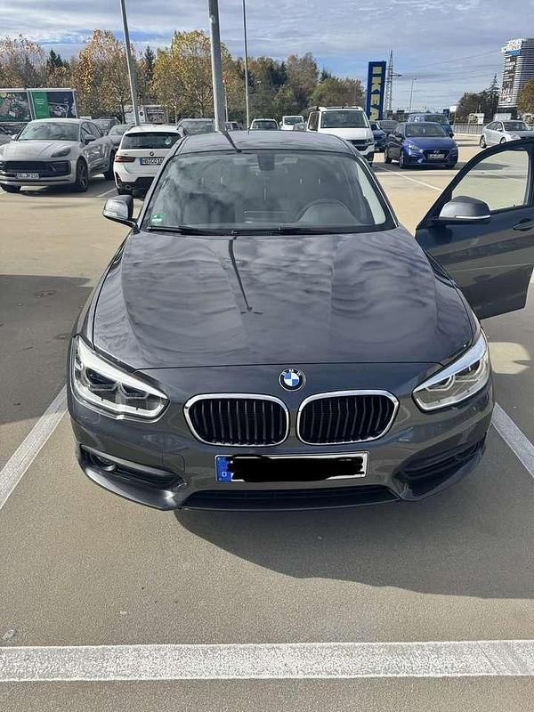 Grau Gebraucht 2017 BMW 118 Advantage Kleinwagen | 16.900 € (Fairer Preis) - Bild 1/4