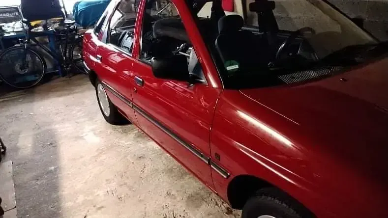 Gebraucht Ford Escort 90 PS (66 kW) 1994 Rot Limousine