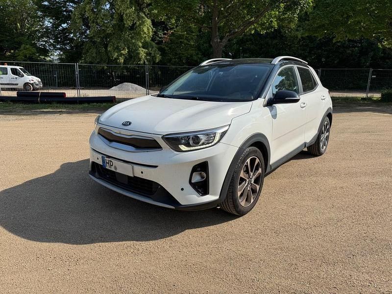 Gebraucht Kia Stonic Spirit 120 PS (88 kW) 2019 Weiß SUV