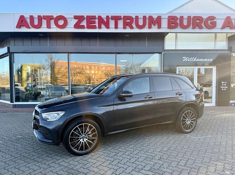 Grau Gebraucht 2021 Mercedes GLC300e Business SUV | 38.950 € (Fairer Preis) - Bild 1/4